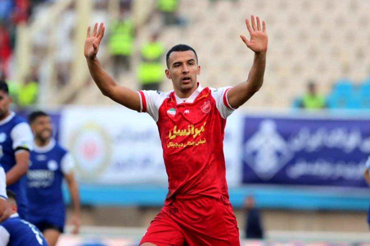مهاجم خارجی - پرسپولیس